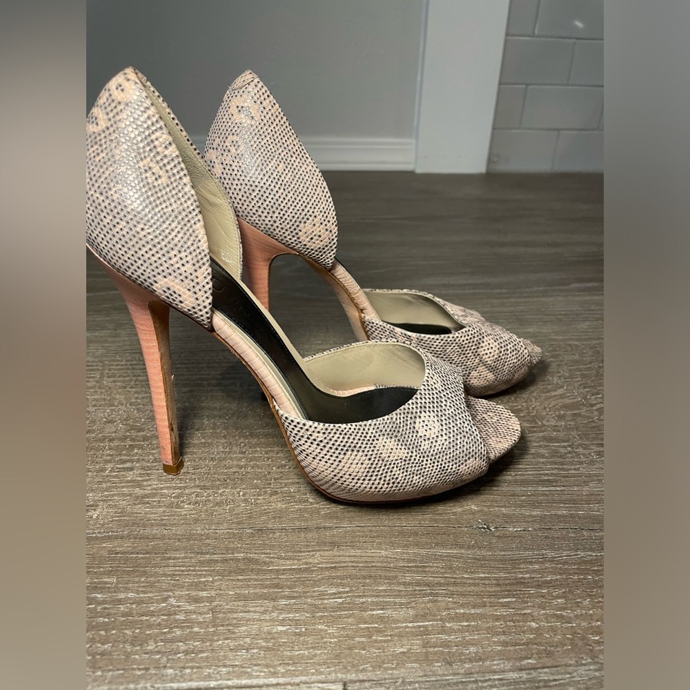 Alexander McQueen Pink Snakeskin Printed Heels Size 38.5 (8.5)